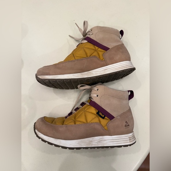 Teva Women's ReEmber Commute Hiking Boots - Picture 7 of 11